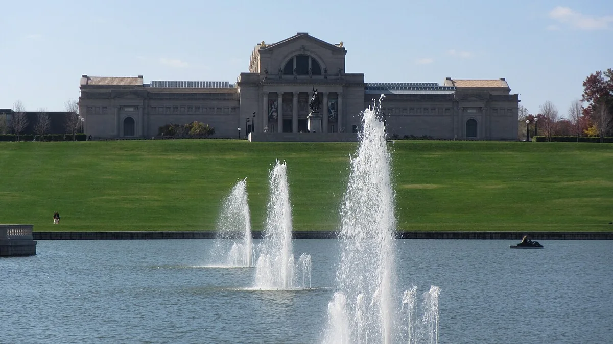 Grand Basin fountains below the Saint Louis Art Museum in Forest Park